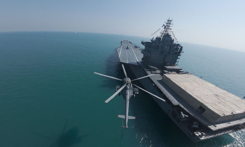 تصاویری از نخستین ناو پهپادبر ایران